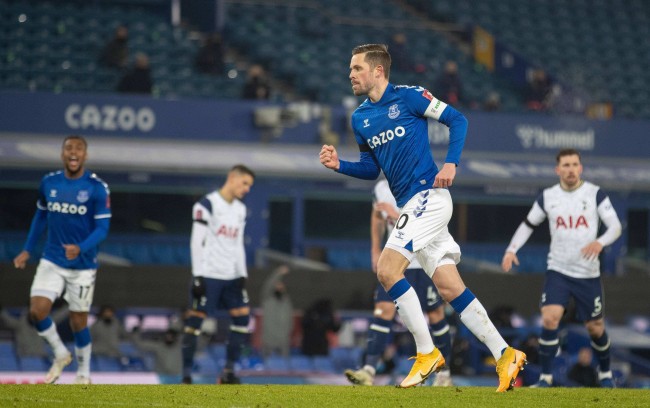 卡马文加在 卡马文加在